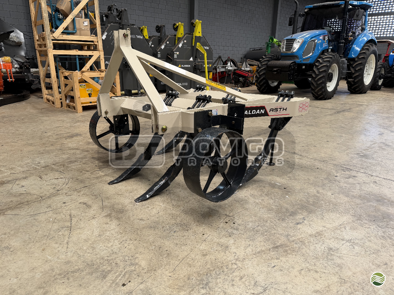 Arado Subsolador Marca: Baldan Modelo: ASTH 5/5 (novo) de 5 hastes