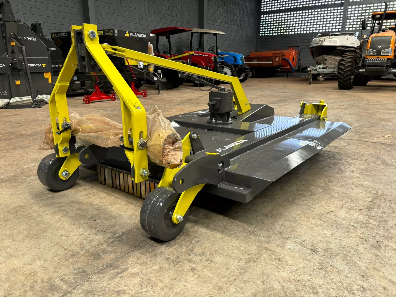 Roçadeira Ecológica hidráulica >nova Marca: Almeida Modelo: ROEAL 1700 de 1.70M