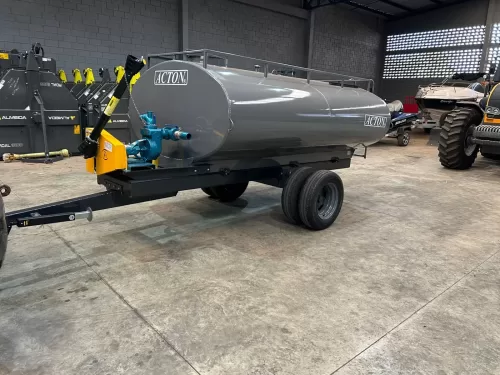 Carreta tanque Agrícola >novo Marca: Acton Modelo: RD4200 com capacidade para 4.200 Litros, Equipado com Bomba Andrade TASP 51 com kit de Entrada