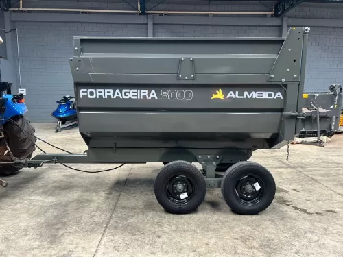 Carreta Forrageira basculante hidráulica nova Marca Almeida Modelo 8000 para 8m eixo tandem