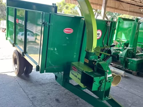 Carreta Forrageira Marca: Cremasco Modelo: ENCAR 4800 Plus basculante hidráulica com Ensiladeira Acoplada (nova)