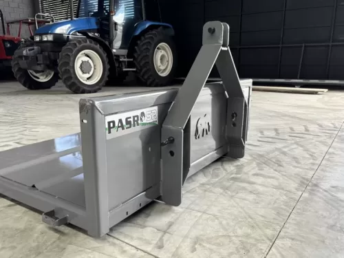 Plataforma hidráulica traseira reforçada Marca:SR>novo com capacidade de 600 KG