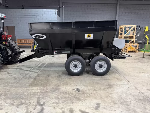 Distribuidor de Calcário-Fertilizantes e composto orgânico-Marca : Santa Izabel DCSI 7600 para 7.600 KG-equipamento> novo