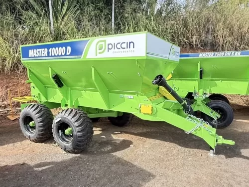 Distribuidor de adubo,calcareo e fertilizantes orgânicos , Marca: Piccin Modelo: Master 10000D (nova) com capacidade para: 10 toneladas