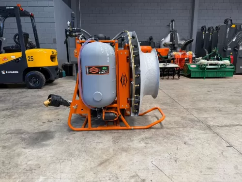 Pulverizador/Atomizador hidráulico (novo) Marca: Cimag modelo: ATM 250, turbina ,reservatório com capacidade para 250 Litros, com bomba JP75