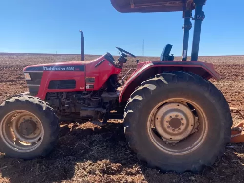 Mahindra 6060 4x4 Ano 2023 com redutor de velocidade e Reversor de marchas 