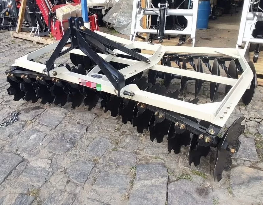 Grade Niveladora Hidráulica nova Marca: Baldan Modelo: HI 28x20” de 28 discos