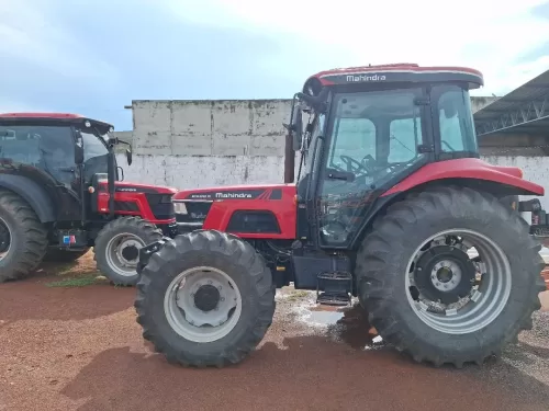 Mahindra 9500S 4X4 Ano 2023 Cabinado de Fábrica com reversor de marchas