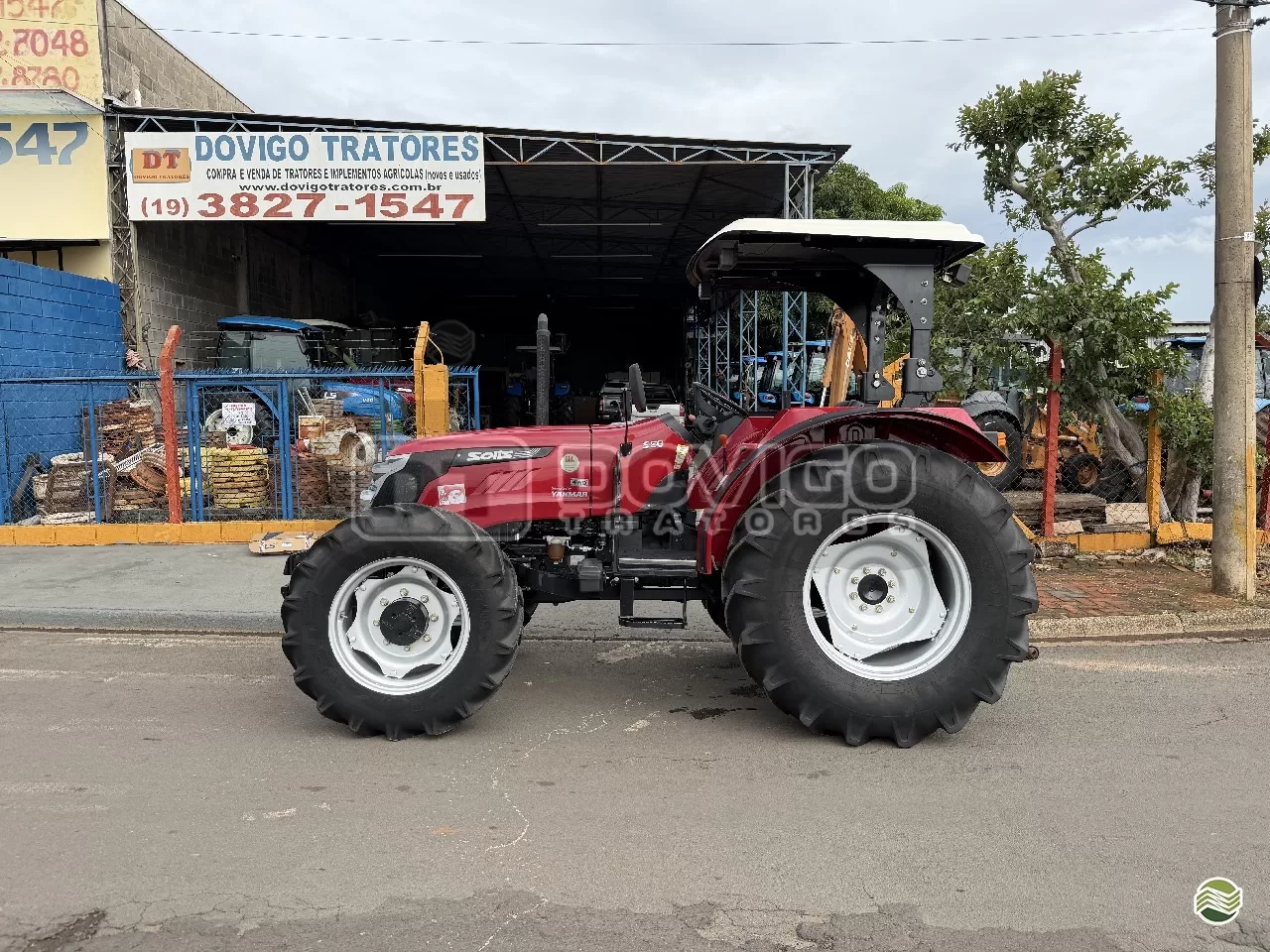Yanmar Solis 80 4×4 Ano 2021 com apenas 694 horas e reversor de marchas