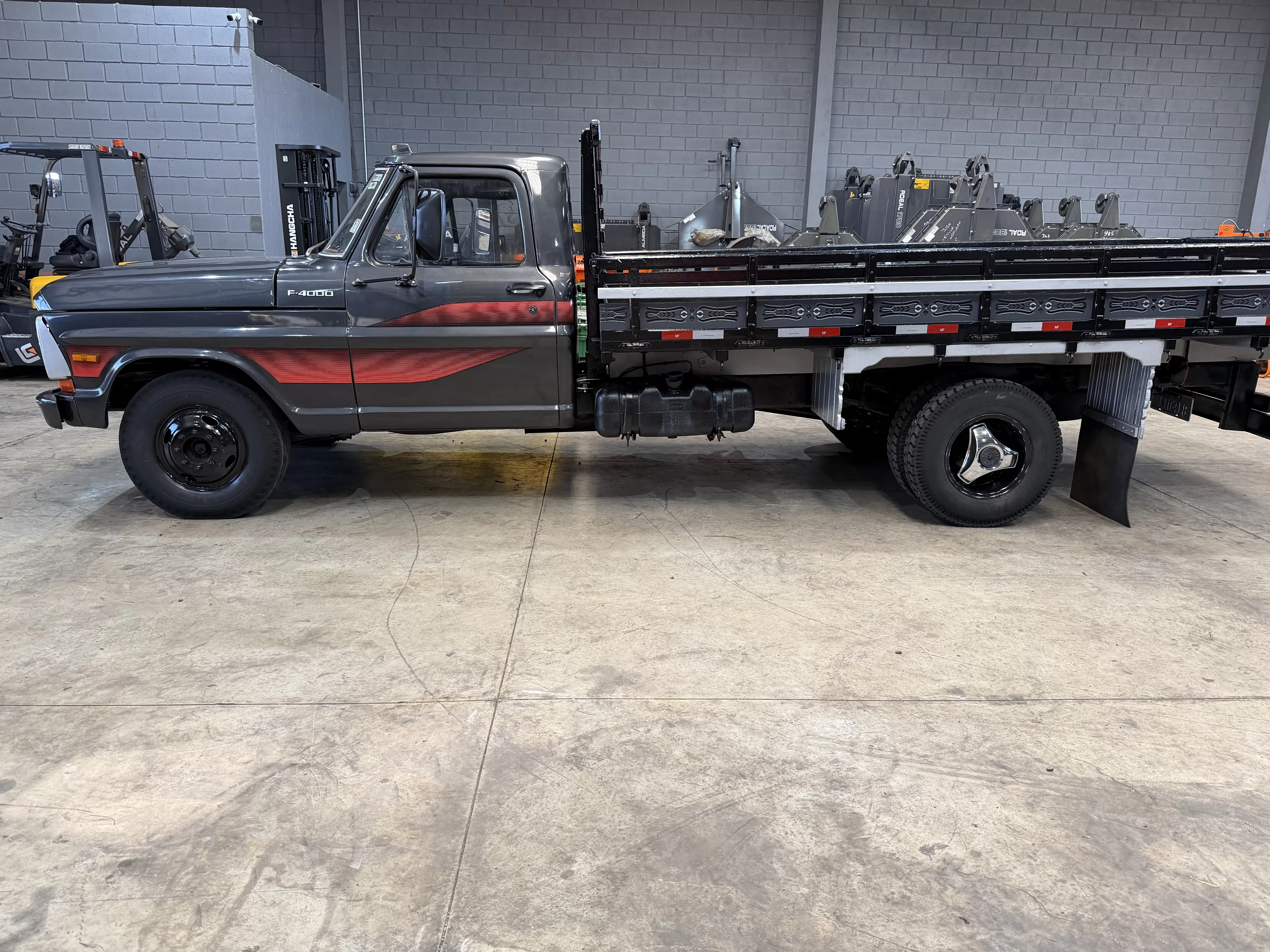 Caminhão Marca: Ford Modelo: F4000 Ano 1985 , motor mwm 