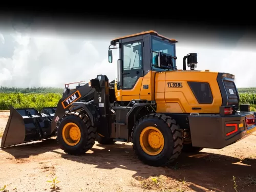 Pá Carregadeira (nova) Marca: TLM Modelo: 938L 4x4 linha Premiun, Ano: 2026, Cabinada de fábrica com ar condicionado