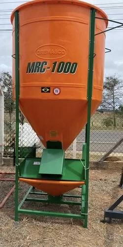 Misturador de ração (novo) Marca: Cremasco Modelo: MRC-1000 para 1.000 KG.