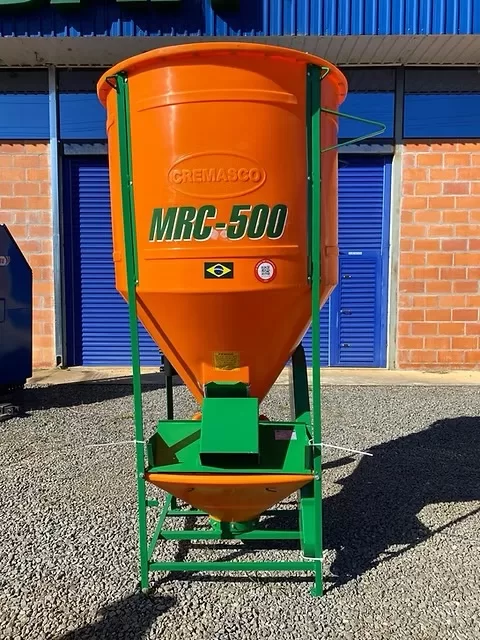Misturador de ração (novo) Marca: Cremasco Modelo: MRC-500 para 500 KG.
