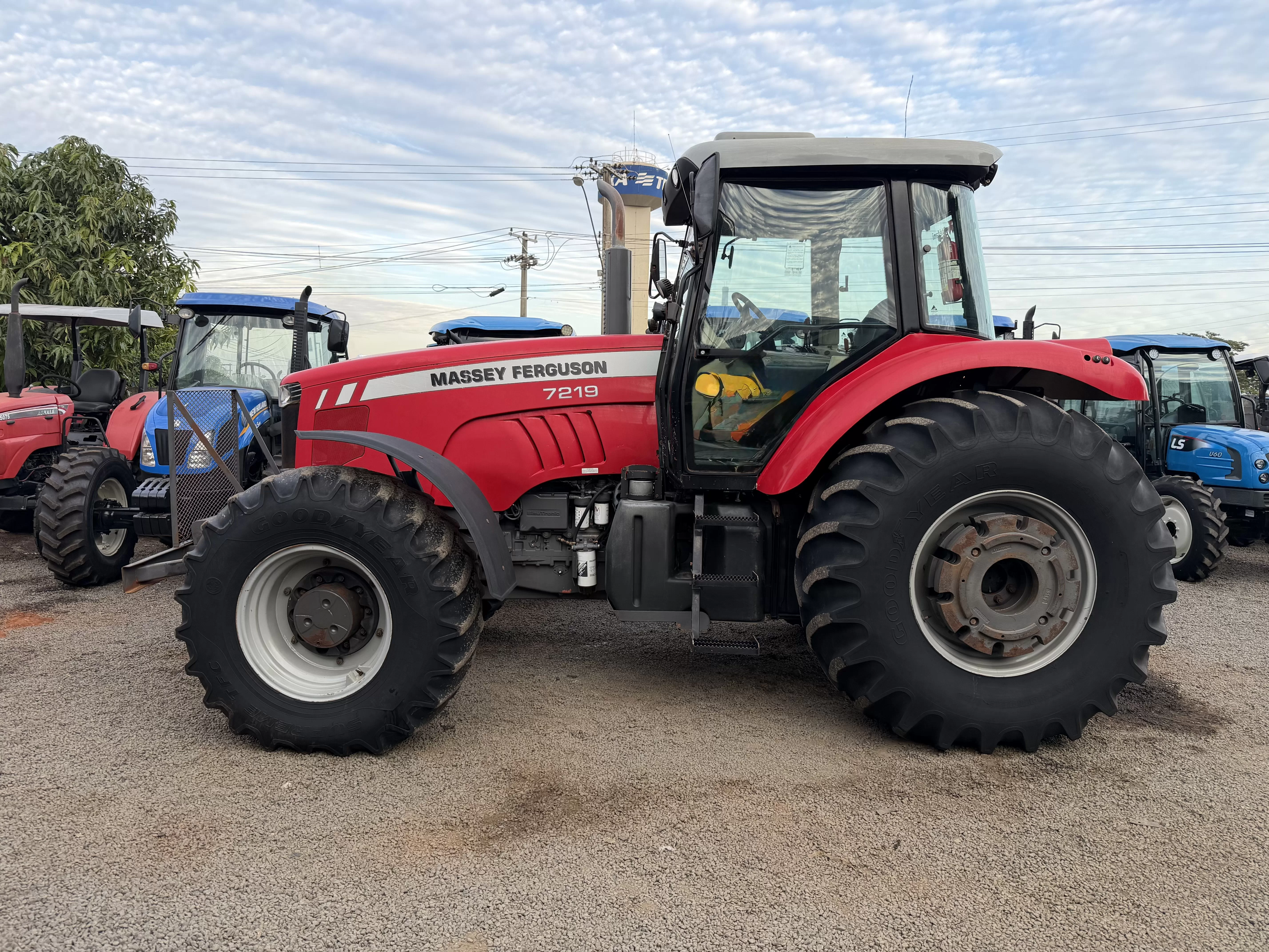 Massey Ferguson 7219 Cabinado 4x4 Ano: 2019/2020 Cod (01)