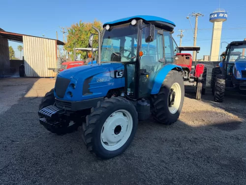 LS Tractor modelo: U60 4x4 Ano 2017, Cod (13), cabinado de fábrica com ar condicionado.  
