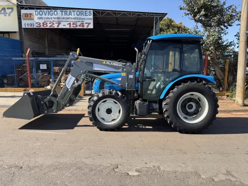 LS Tractor modelo: U60 4x4 Ano 2017, Cod (14), cabinado de fábrica e conjunto (novo) de lamina e concha dianteira. 