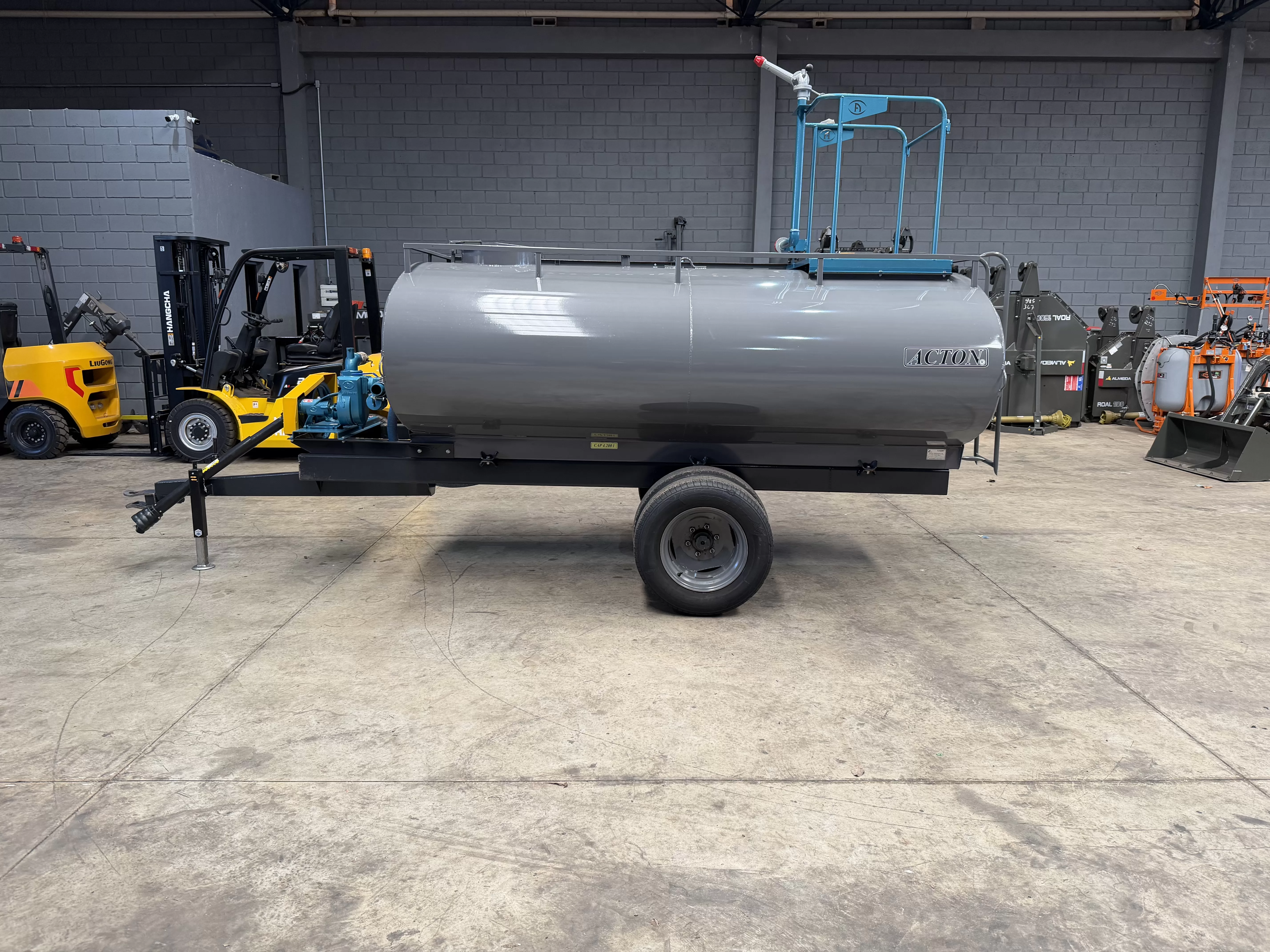 Carreta tanque e reabastecedora Agrícola (novo ) Marca: Acton Modelo: Pipa RD 4200 com kit Multi-Tarrefa Andrade