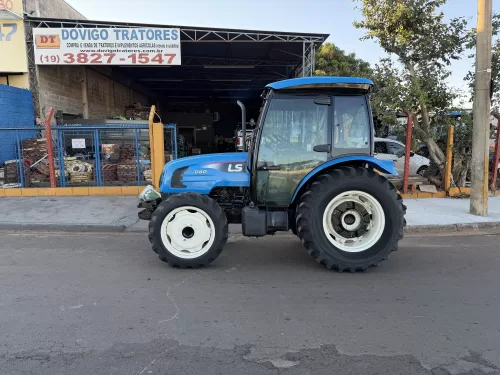 LS Tractor modelo: U60 4x4 Ano 2017, Cod (15), cabinado de fábrica com ar condicionado.  