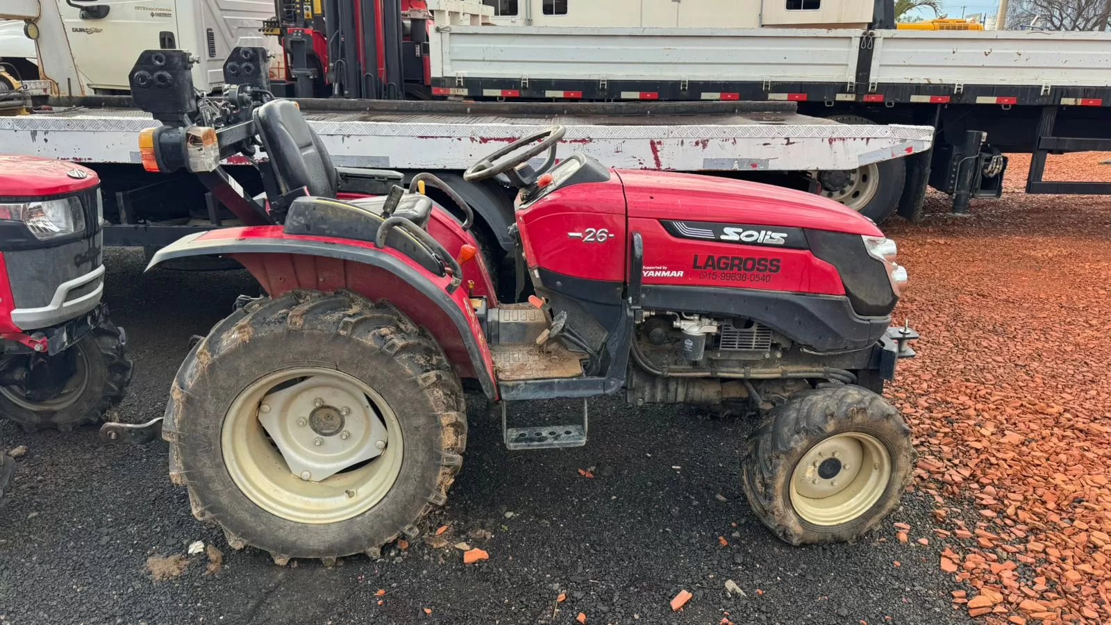 Trator Yanmar Solis 26 compacto/cafeeiro 4x4 Ano 2023 , com 1105 horas !!