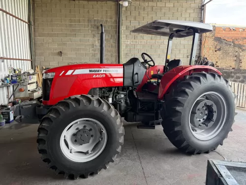 Massey Ferguson 4409 4x4 Ano: 2022 , com redutor de velocidade e Reversor de marchas,Cod (02)