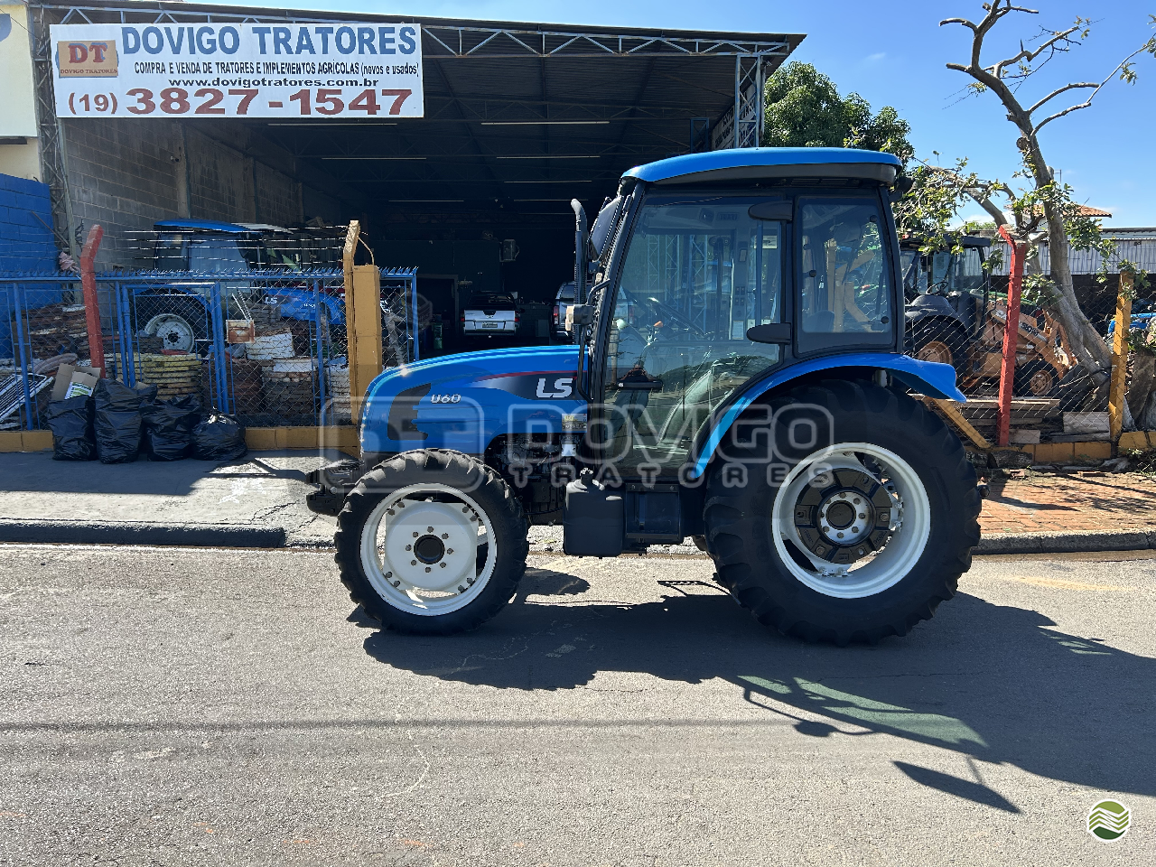 LS Tractor U60 Cabinado 4×4 Ano 2020/2021 com Redutor de velocidade e Reversor