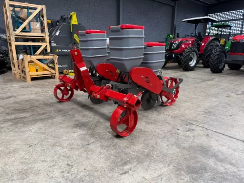 Plantadeira hidráulica nova Marca : Asus Modelo: SHP de 2 linhas