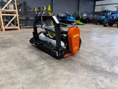 Trincha/Triturador > nova Marca: Herder Modelo: FLV 150H de 1.50m de largura de trabalho, TRINCHA Hidráulica com deslocamento lateral por pistão hidráulico